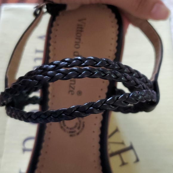 Shoes - Picture 4 of 7